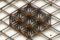 大きな幾何学装飾を備えて格調あるデザインの欄間　EZ2924　在庫1枚