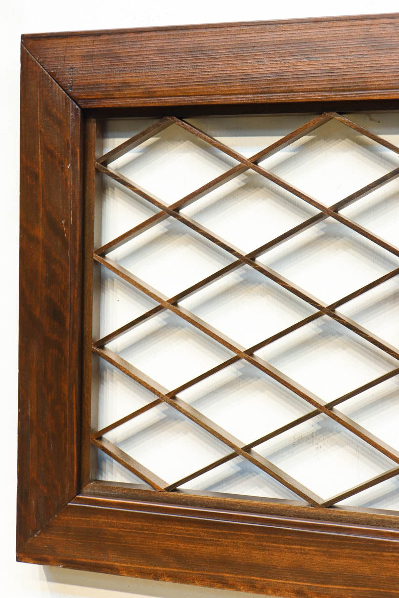 大きな幾何学装飾を備えて格調あるデザインの欄間　EZ2924　在庫1枚