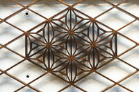 大きな幾何学装飾を備えて格調あるデザインの欄間　EZ2924　在庫1枚