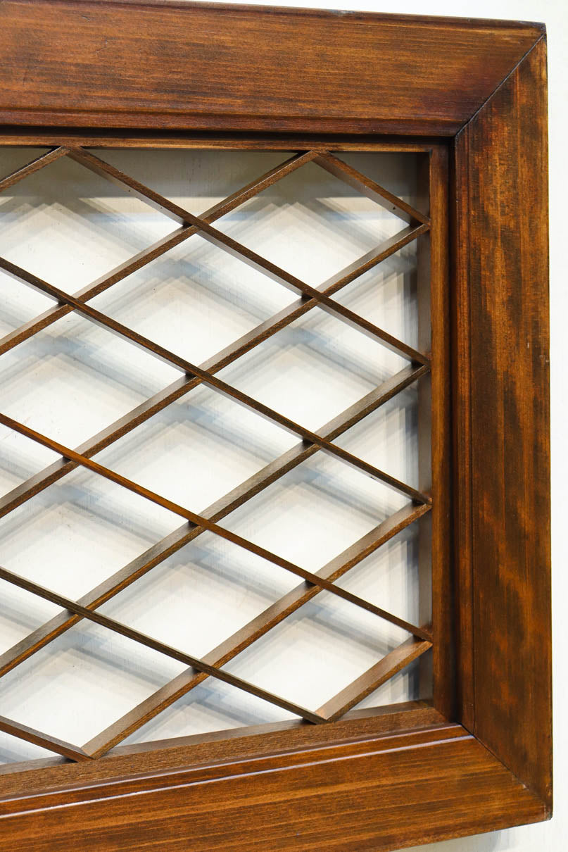 大きな幾何学装飾を備えて格調あるデザインの欄間　EZ2924　在庫1枚