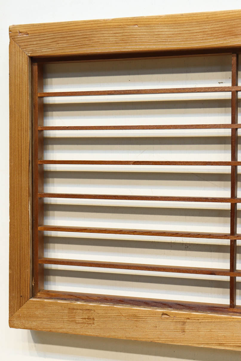 縁起の良い松の彫刻と格子を合わせた彫刻欄間　EZ2925　在庫1枚