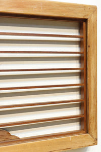 縁起の良い松の彫刻と格子を合わせた彫刻欄間　EZ2925　在庫1枚