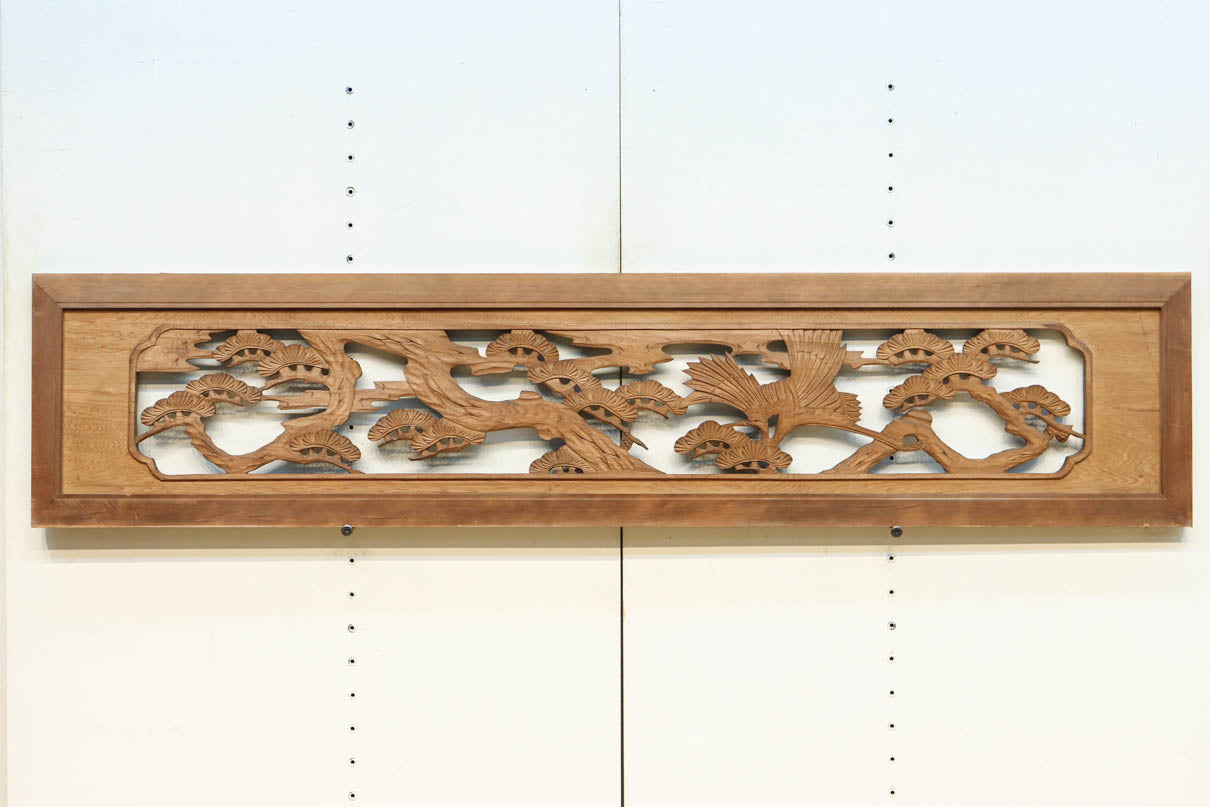 鶴と松を繊細に彫り描いて雅な面持ちある彫刻欄間　EZ2934ab　在庫(a:1 b:1)枚