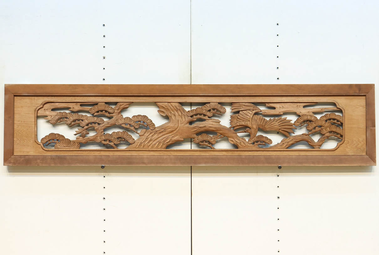 鶴と松を繊細に彫り描いて雅な面持ちある彫刻欄間　EZ2934ab　在庫(a:1 b:1)枚