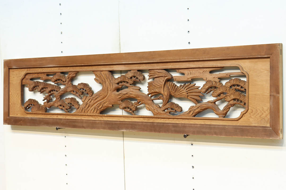 鶴と松を繊細に彫り描いて雅な面持ちある彫刻欄間　EZ2934ab　在庫(a:1 b:1)枚