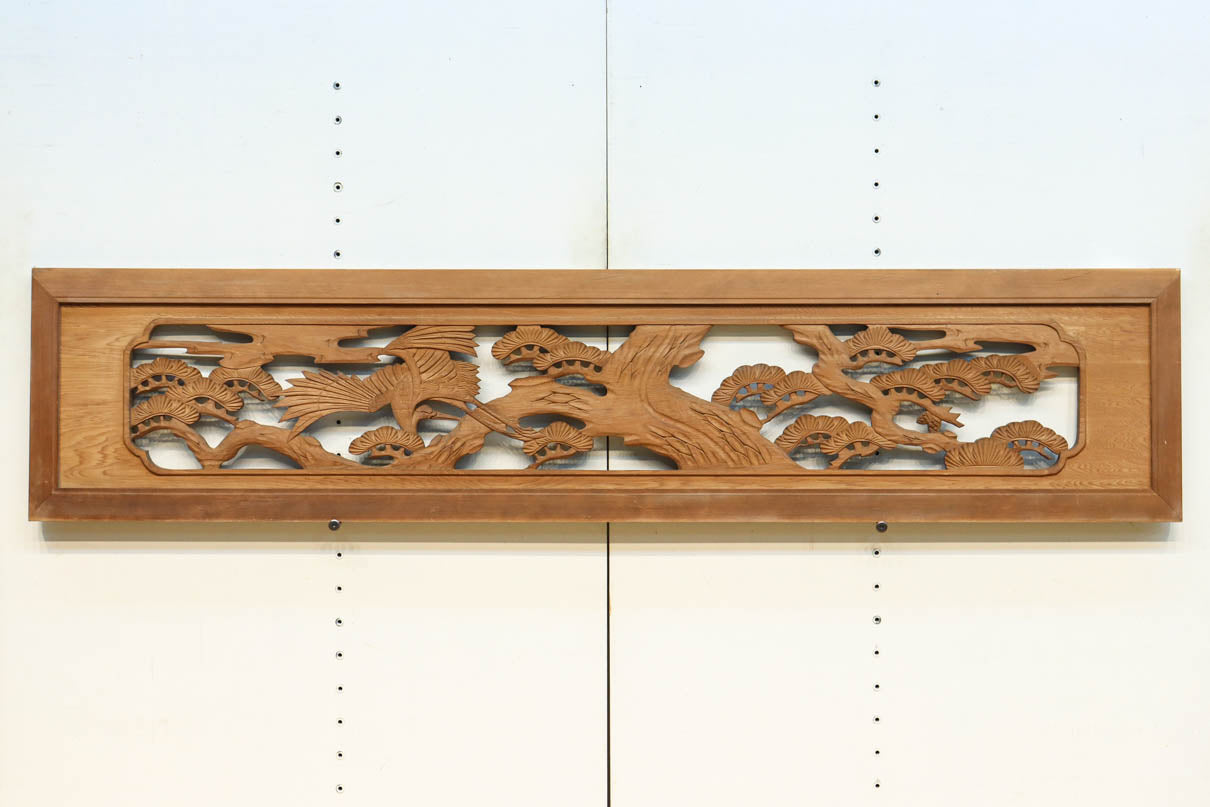 鶴と松を繊細に彫り描いて雅な面持ちある彫刻欄間　EZ2934ab　在庫(a:1 b:1)枚