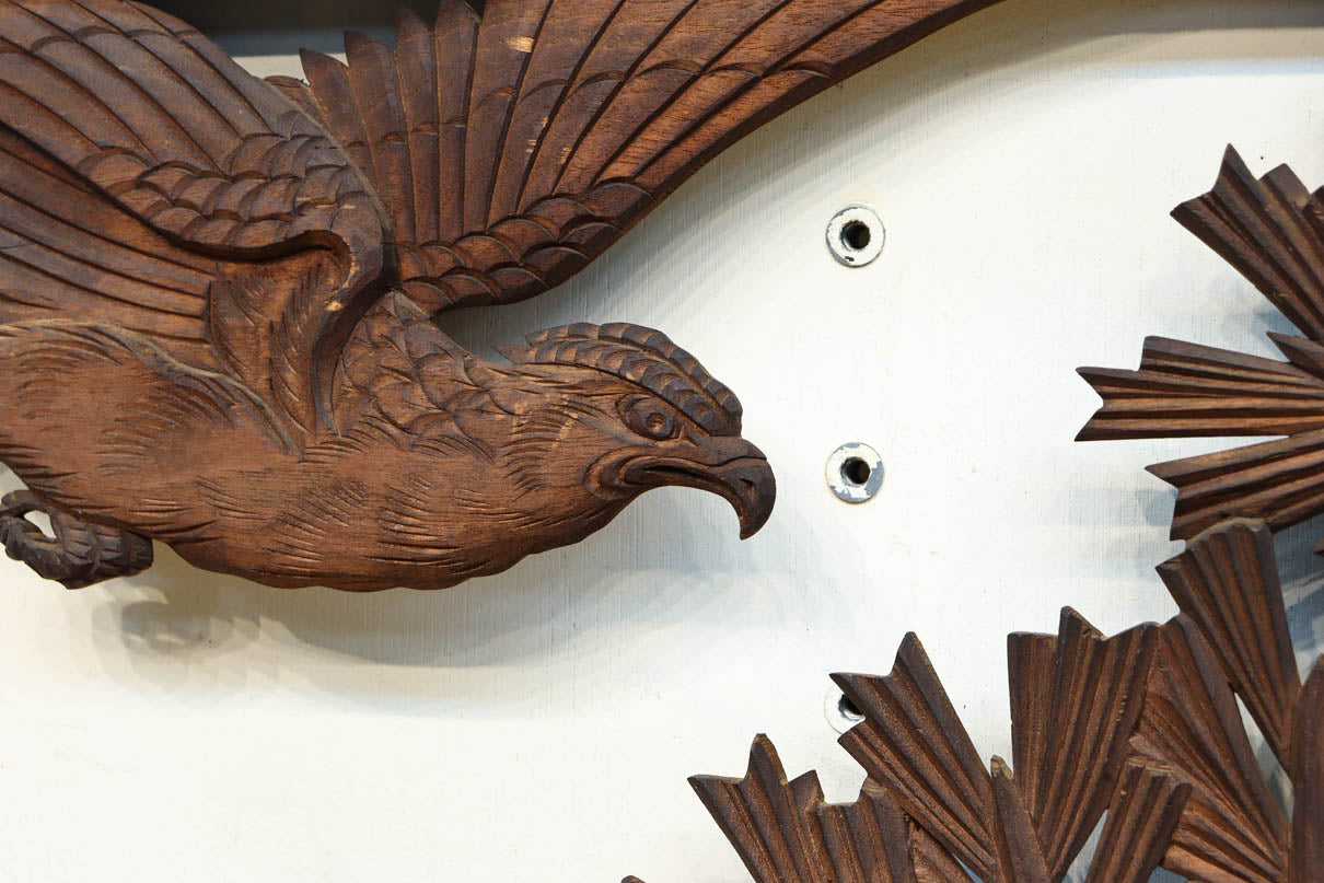 勇壮な鷹と松の絵柄が風格を感じさせる彫刻欄間　EZ2935ab　在庫(a:1 b:1)枚