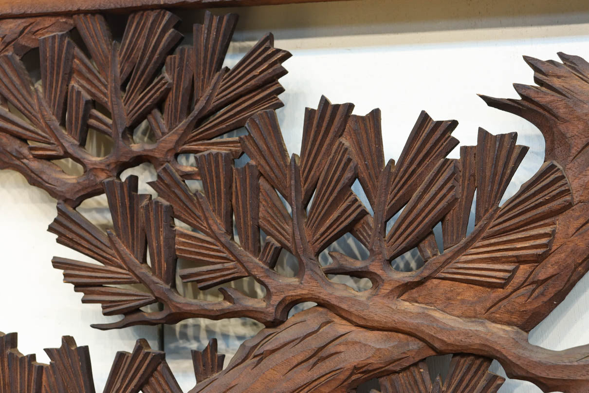 勇壮な鷹と松の絵柄が風格を感じさせる彫刻欄間　EZ2935ab　在庫(a:1 b:1)枚