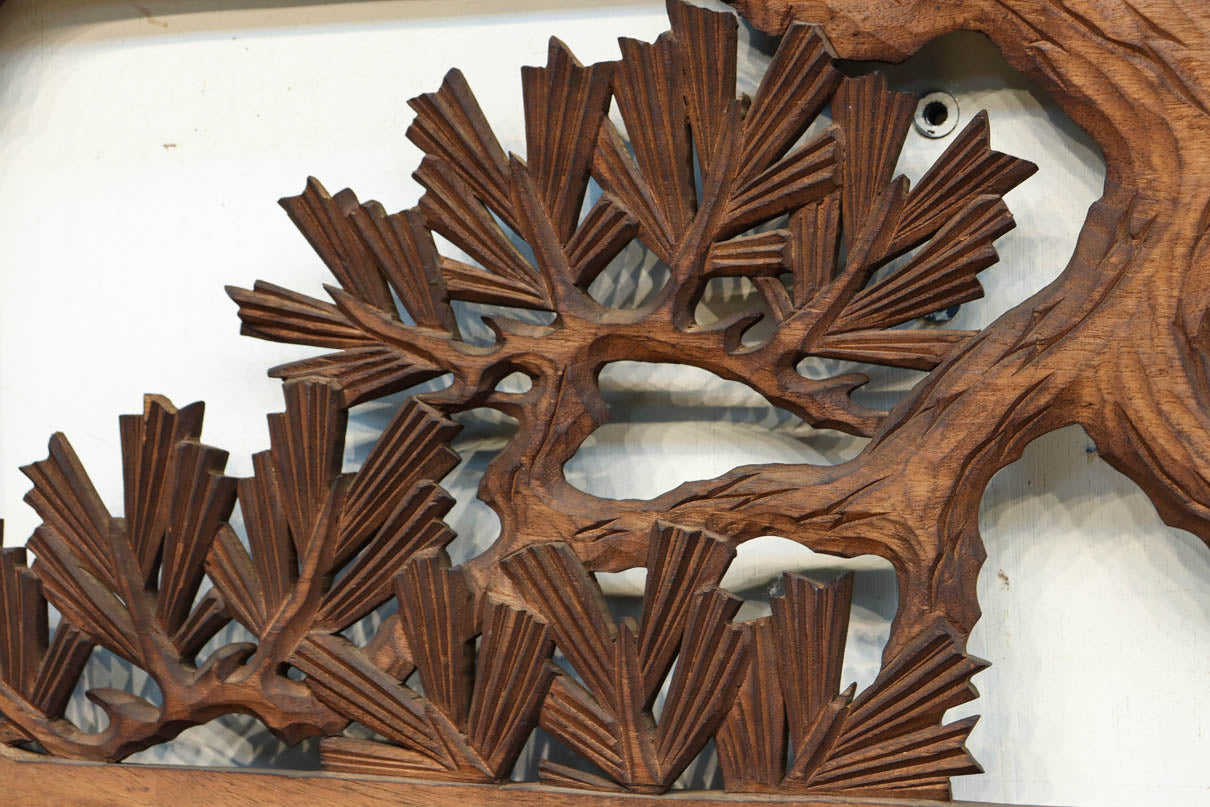 勇壮な鷹と松の絵柄が風格を感じさせる彫刻欄間　EZ2935ab　在庫(a:1 b:1)枚