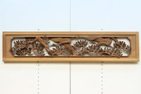 見事な枝ぶりの松と飛翔する鶴の美しい姿を描いた彫刻欄間　EZ2937　在庫1枚