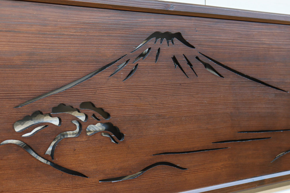 幅1700ミリ!!富士山の風景を描く透かし絵柄欄間　EZ3025