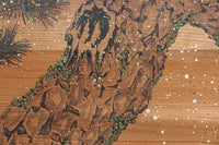 眼光鋭い鷹が松の木に佇む風景を描いた上質感漂う板絵欄間　EZ3107ab　在庫2枚一組