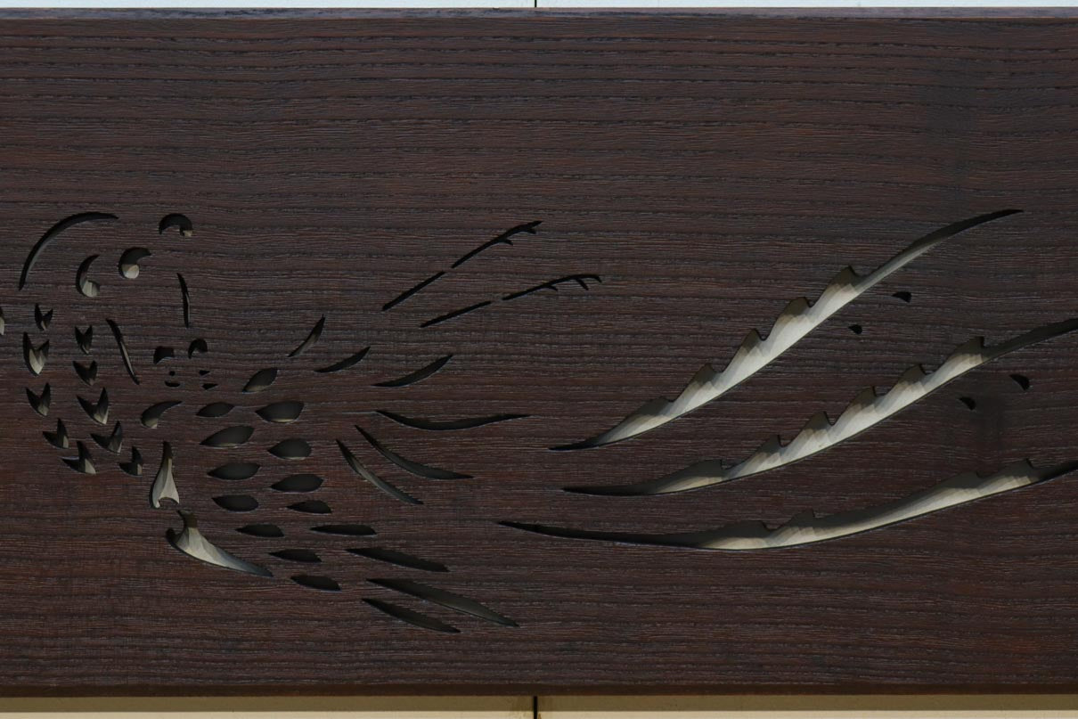 優雅な鳳凰の姿を描いた透かし板欄間素材　EZ3131ab　在庫(a:1 b:1)枚