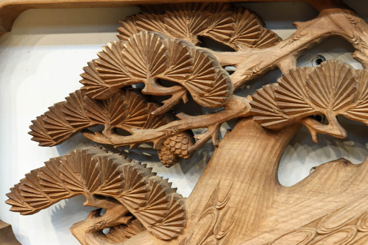 Deep-relief carved Ranma EZ316ab