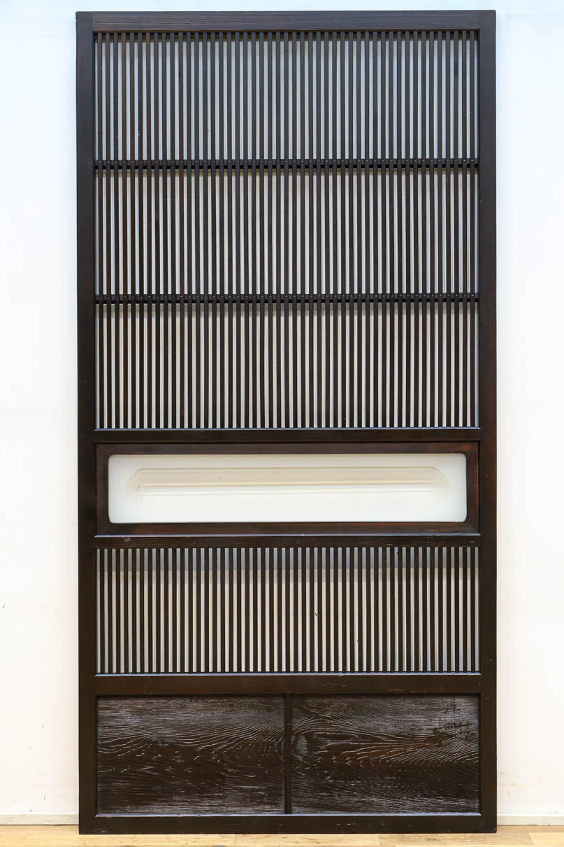 幅898ミリ　落ち着いた雰囲気ある格子作りの大阪格子戸　F8462ab　在庫(a:0 b:1)枚