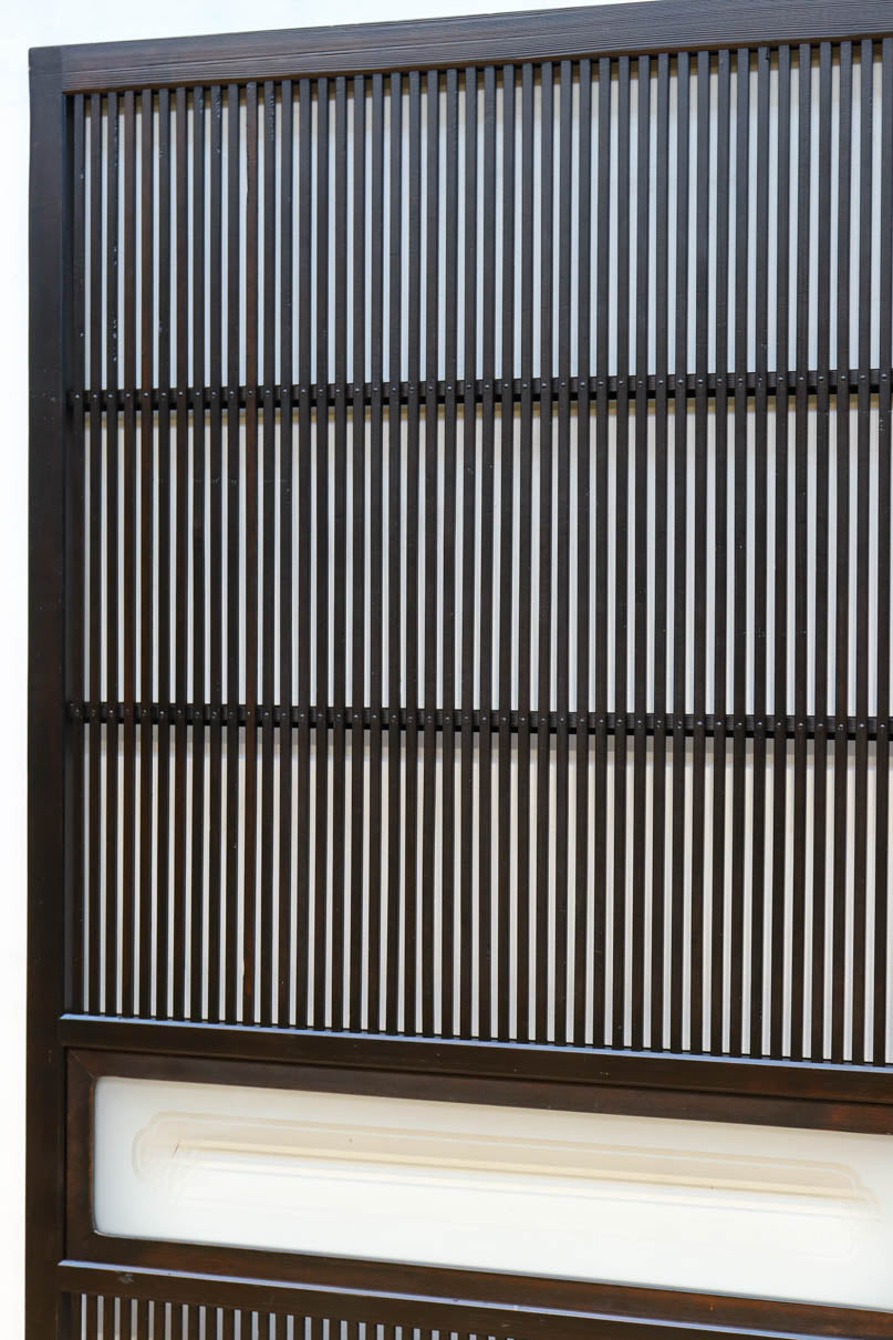 幅898ミリ　落ち着いた雰囲気ある格子作りの大阪格子戸　F8462ab　在庫(a:0 b:1)枚