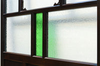 幅894ミリ　グリーンの色ガラスが華やかなガラス戸　F8045　在庫2枚