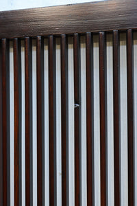 幅670ミリ　スリムサイズ！！深みを増した色彩で落ち着きある全面丸格子戸　F8437　在庫1枚