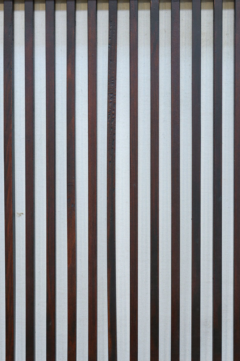 幅670ミリ　スリムサイズ！！深みを増した色彩で落ち着きある全面丸格子戸　F8437　在庫1枚