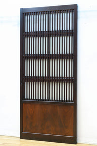 高さ1920ミリ　落ち着いた眺めの2種類ガラス入り背高格子戸　F8440　在庫2枚