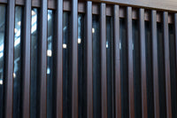 高さ1920ミリ　落ち着いた眺めの2種類ガラス入り背高格子戸　F8440　在庫2枚