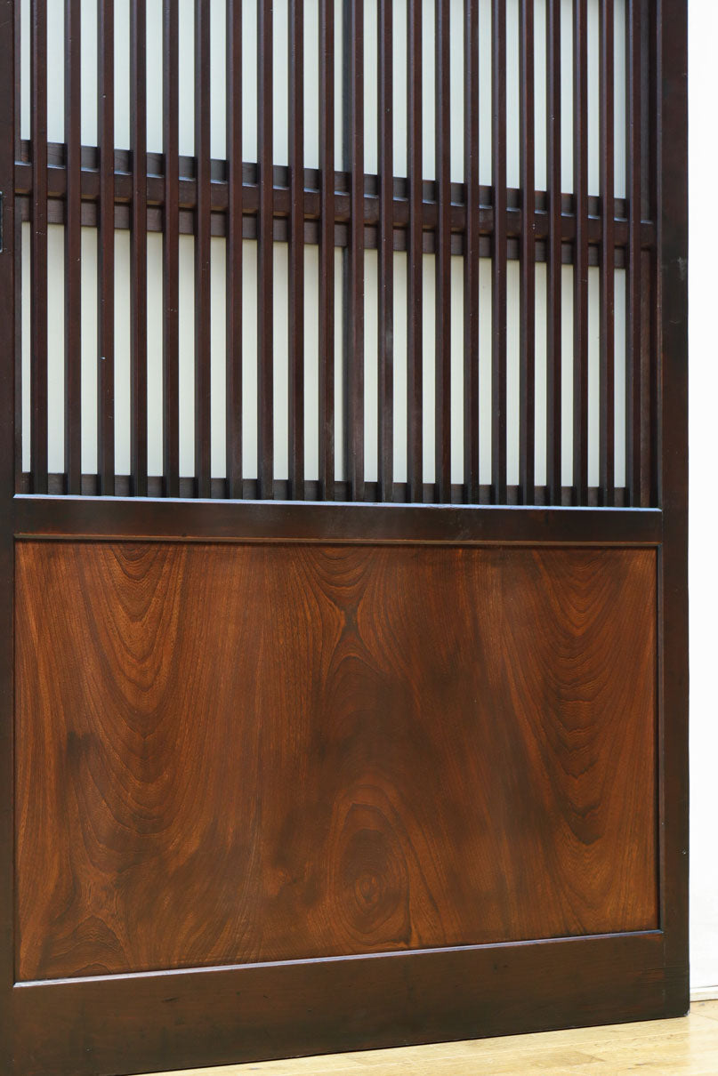 高さ1920ミリ　落ち着いた眺めの2種類ガラス入り背高格子戸　F8440　在庫2枚