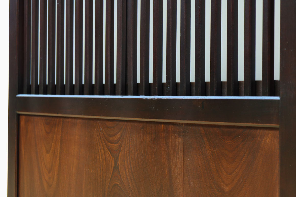 高さ1920ミリ　落ち着いた眺めの2種類ガラス入り背高格子戸　F8440　在庫2枚