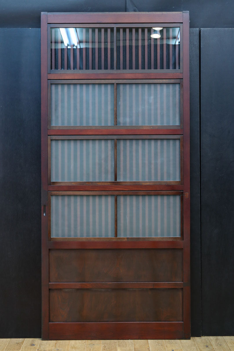 高さ1920ミリ　落ち着いた眺めの2種類ガラス入り背高格子戸　F8440　在庫2枚