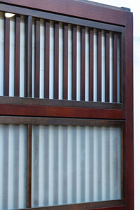 高さ1920ミリ　落ち着いた眺めの2種類ガラス入り背高格子戸　F8440　在庫2枚