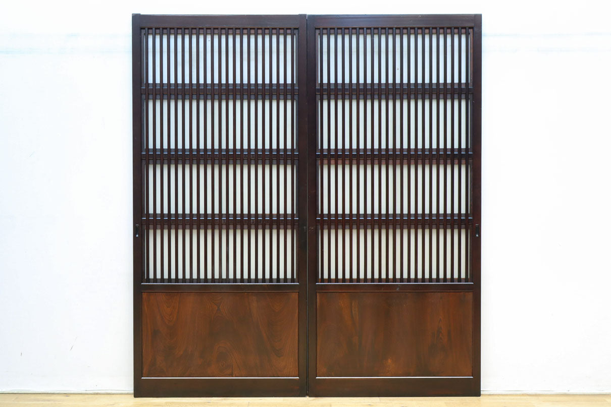 高さ1920ミリ　落ち着いた眺めの2種類ガラス入り背高格子戸　F8440　在庫2枚