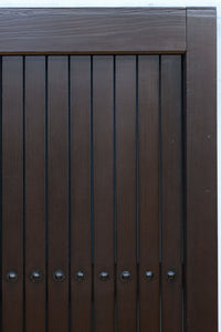 幅896 高さ1823ミリ　重厚感ある作りで落ち着いた佇まいの全面平格子戸　F8442　在庫2枚