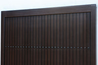 幅896 高さ1823ミリ　重厚感ある作りで落ち着いた佇まいの全面平格子戸　F8442　在庫2枚