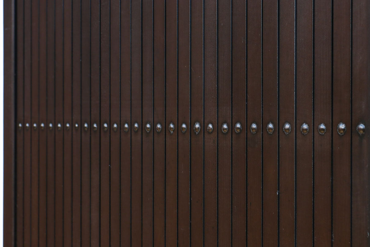 幅896 高さ1823ミリ　重厚感ある作りで落ち着いた佇まいの全面平格子戸　F8442　在庫2枚