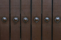 幅896 高さ1823ミリ　重厚感ある作りで落ち着いた佇まいの全面平格子戸　F8442　在庫2枚