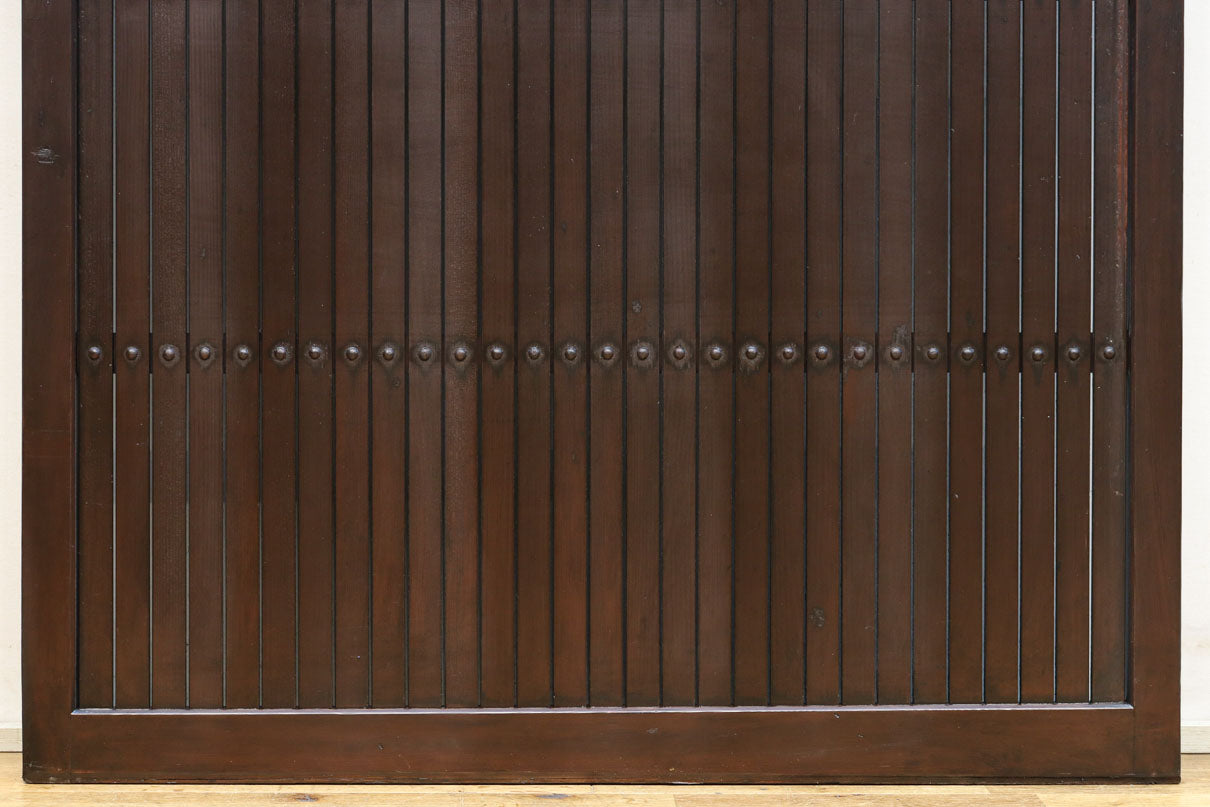 幅896 高さ1823ミリ　重厚感ある作りで落ち着いた佇まいの全面平格子戸　F8442　在庫2枚