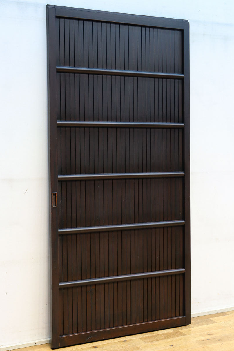 幅896 高さ1823ミリ　重厚感ある作りで落ち着いた佇まいの全面平格子戸　F8442　在庫2枚