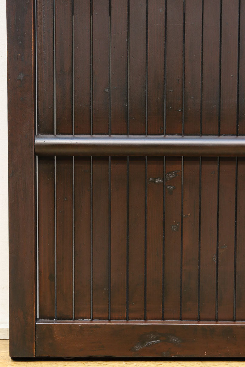 幅896 高さ1823ミリ　重厚感ある作りで落ち着いた佇まいの全面平格子戸　F8442　在庫2枚