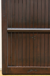 幅896 高さ1823ミリ　重厚感ある作りで落ち着いた佇まいの全面平格子戸　F8442　在庫2枚