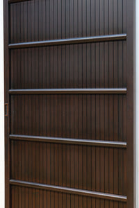 幅896 高さ1823ミリ　重厚感ある作りで落ち着いた佇まいの全面平格子戸　F8442　在庫2枚