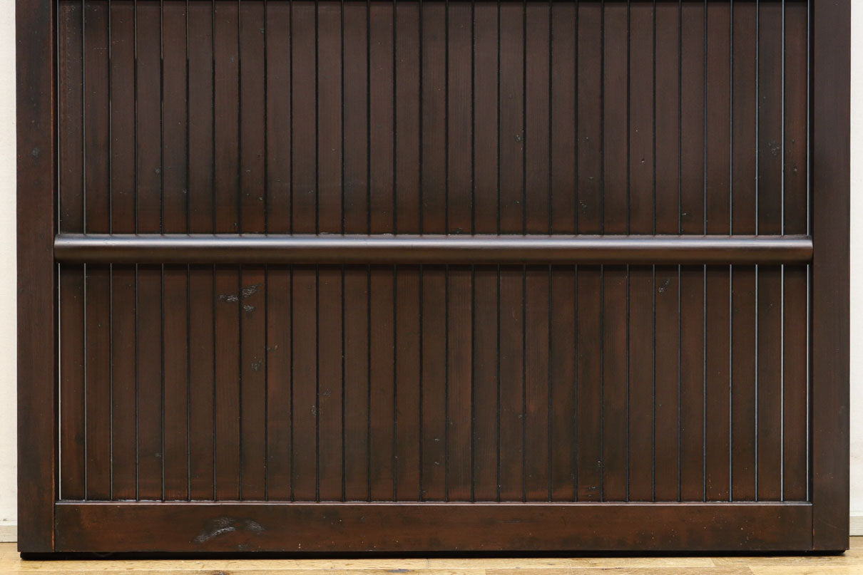 幅896 高さ1823ミリ　重厚感ある作りで落ち着いた佇まいの全面平格子戸　F8442　在庫2枚