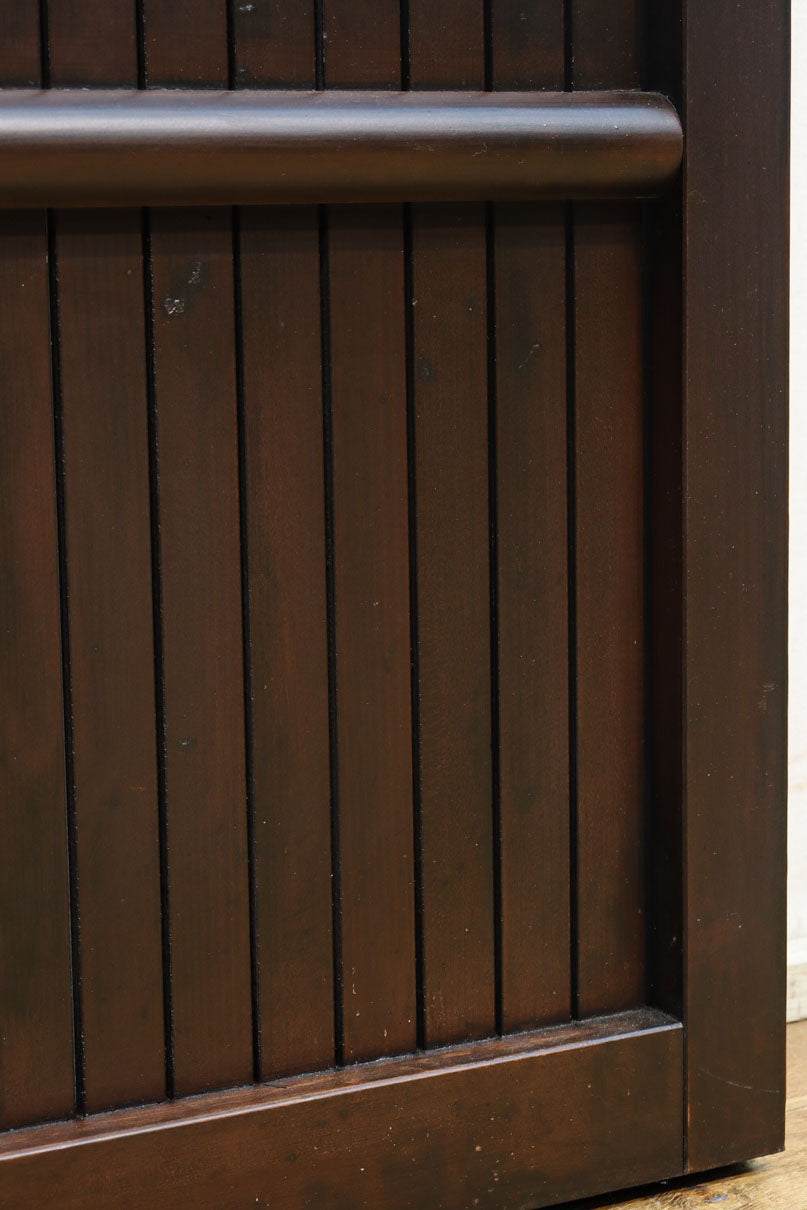 幅896 高さ1823ミリ　重厚感ある作りで落ち着いた佇まいの全面平格子戸　F8442　在庫2枚