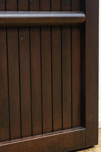 幅896 高さ1823ミリ　重厚感ある作りで落ち着いた佇まいの全面平格子戸　F8442　在庫2枚