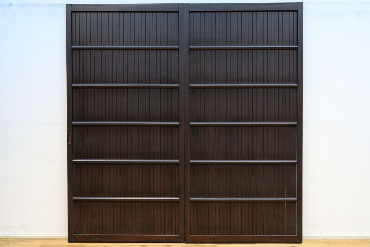 幅896 高さ1823ミリ　重厚感ある作りで落ち着いた佇まいの全面平格子戸　F8442　在庫2枚