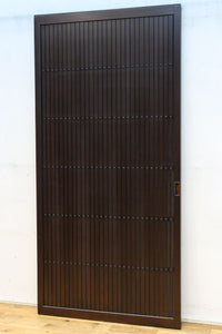 幅896 高さ1823ミリ　重厚感ある作りで落ち着いた佇まいの全面平格子戸　F8442　在庫2枚