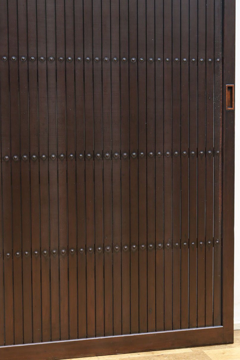 幅896 高さ1823ミリ　重厚感ある作りで落ち着いた佇まいの全面平格子戸　F8442　在庫2枚