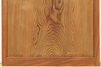 幅850ミリ　明るい木地色に華やかな杢目の杉一枚板戸　F8446　在庫1枚