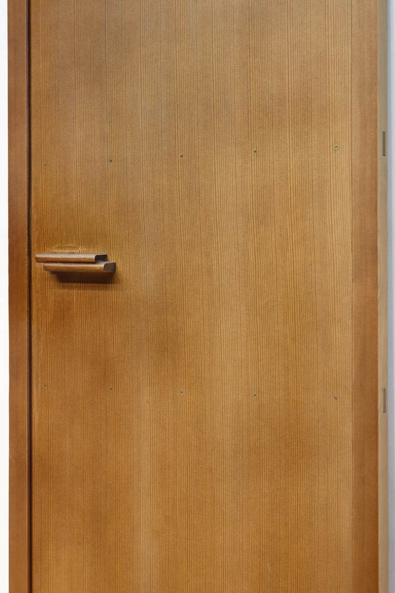 Slim size Glass door F8448