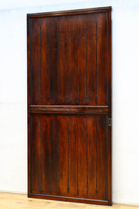 幅848ミリ　稀少デザイン！！溝の装飾を施した格調ある板戸　F8456　在庫2枚