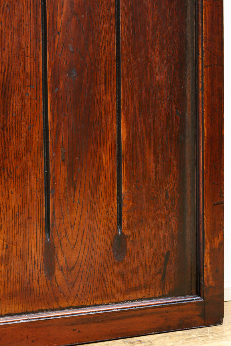 幅848ミリ　稀少デザイン！！溝の装飾を施した格調ある板戸　F8456　在庫2枚