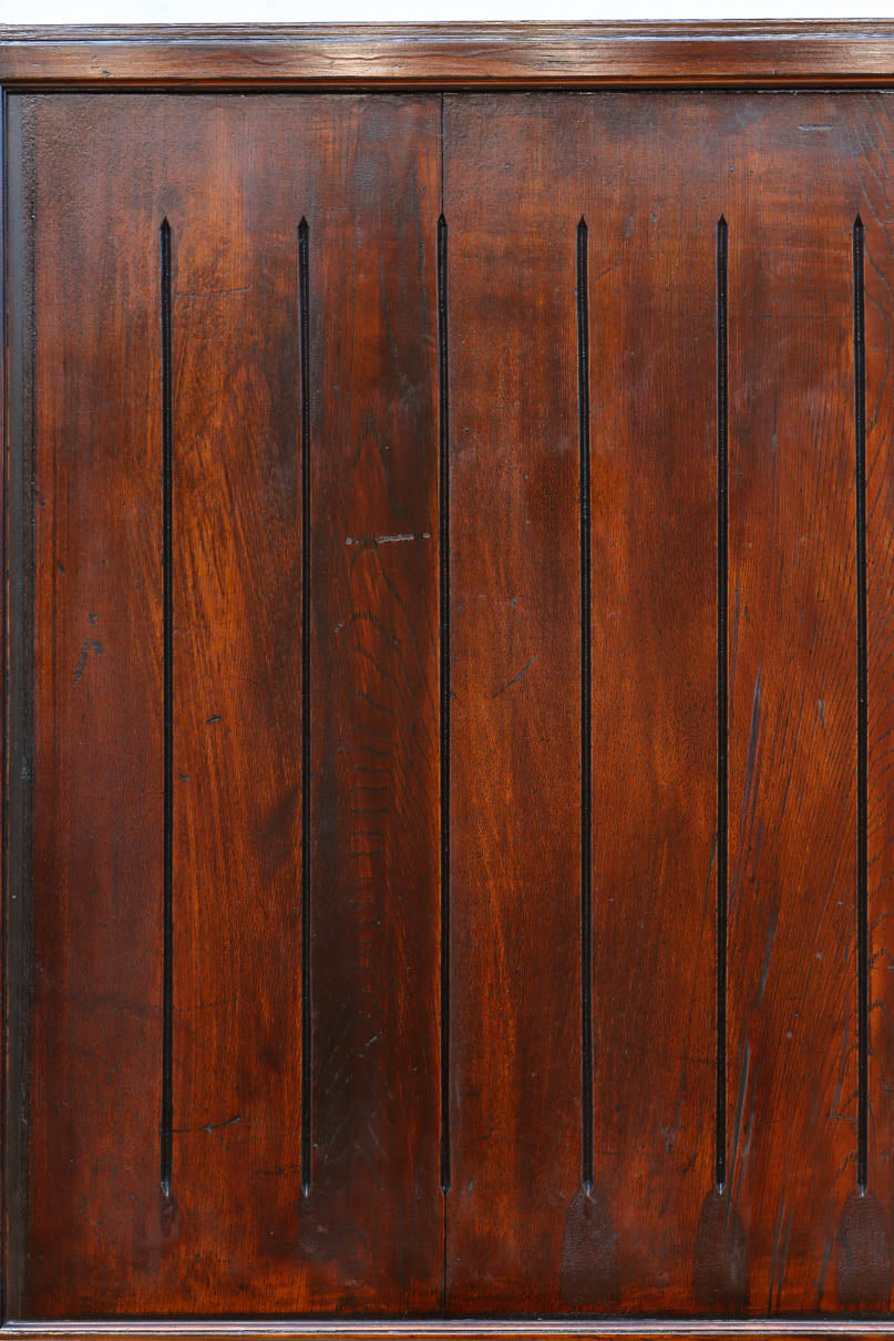 幅848ミリ　稀少デザイン！！溝の装飾を施した格調ある板戸　F8456　在庫2枚